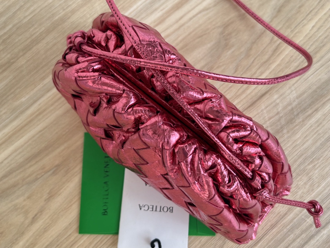 Mini Pouch Intrecciato Leather Clutch Rose Purple